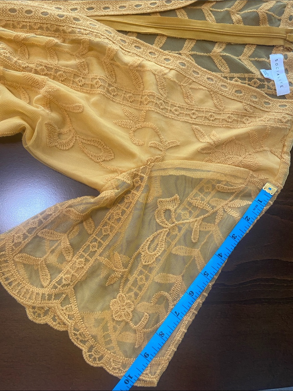 Socialite Yellow Lace Jumpsuit with V-Neck, sheer back, shorts underneath. Small - Picture 11 of 16